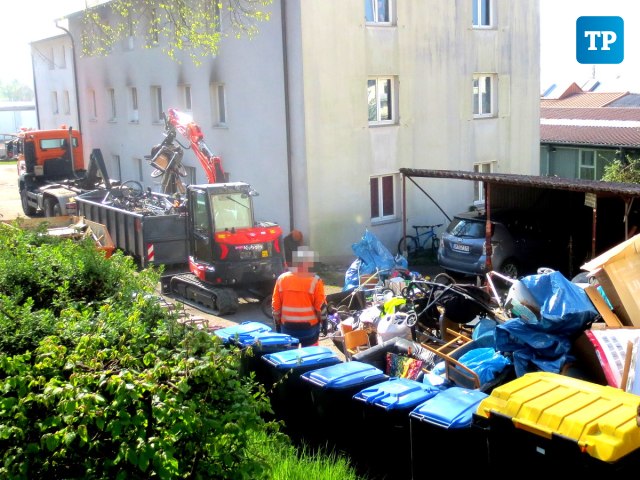 Müllabholung beim Migrantenheim